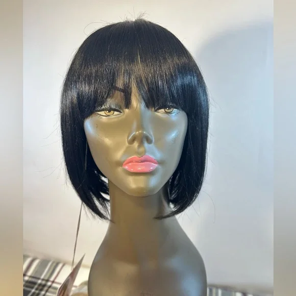 AMINA|1 JETBLACK|Sleek Black Bob Wig - Picture 8 of 12